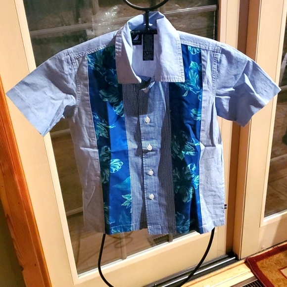 Nautica Boys short sleeve button down shirt w/nautical design Sz. 7 - Picture 1 of 4